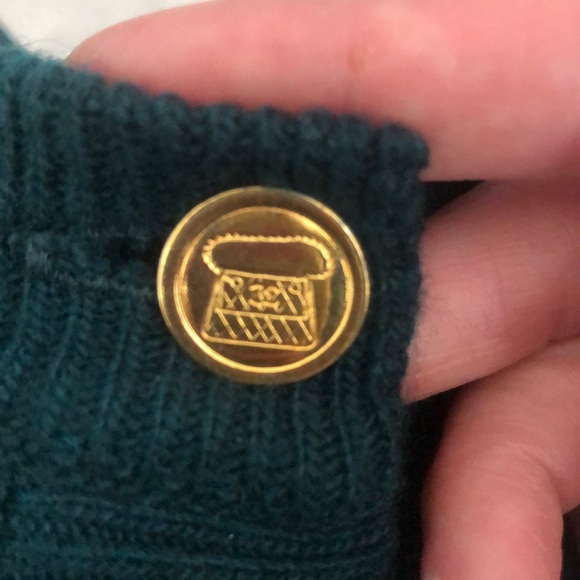 CHANEL Cashmere - Picture 14 of 15